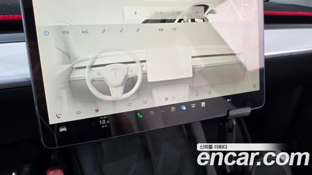 Tesla Model Y — фото 15