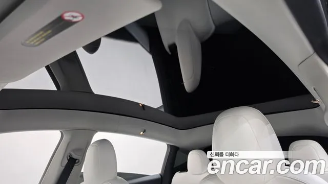 Tesla Model Y — фото 17