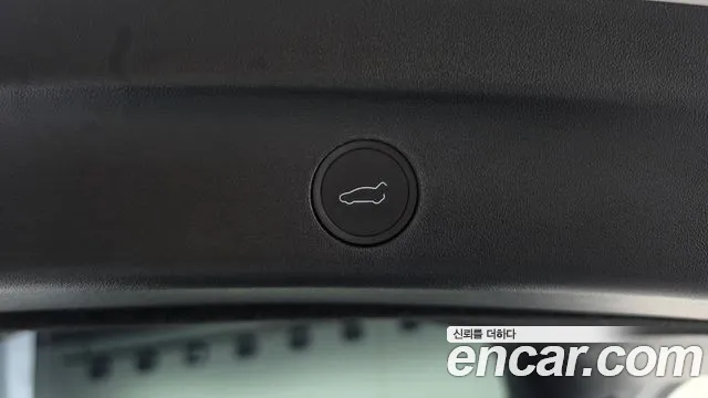 Tesla Model Y — фото 18