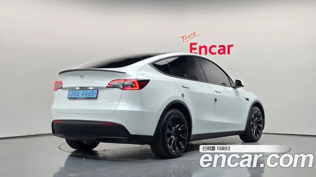 Tesla Model Y — фото 2