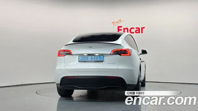 Tesla Model Y — фото 4