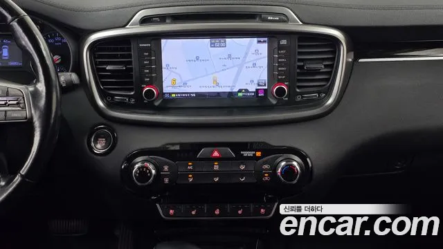 Kia Sorento — фото 12