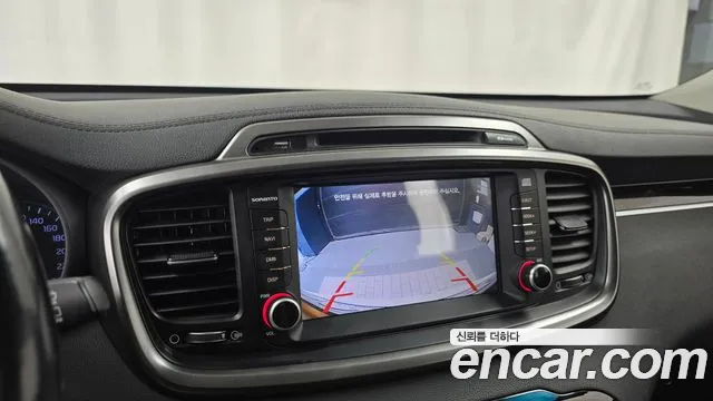 Kia Sorento — фото 15