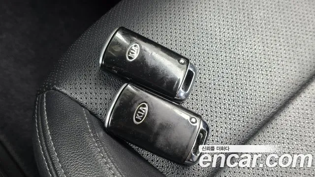 Kia Sorento — фото 16