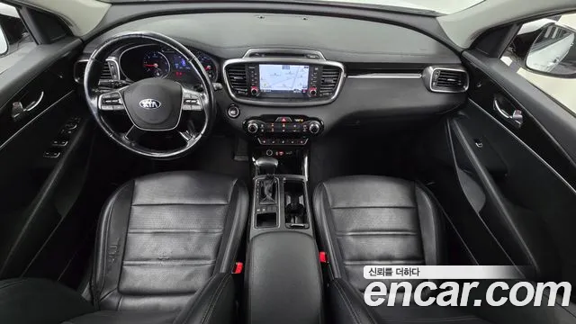 Kia Sorento — фото 7