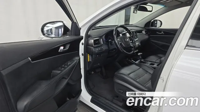 Kia Sorento — фото 10