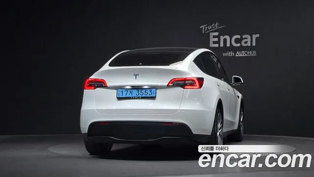 Tesla Model Y — фото 3