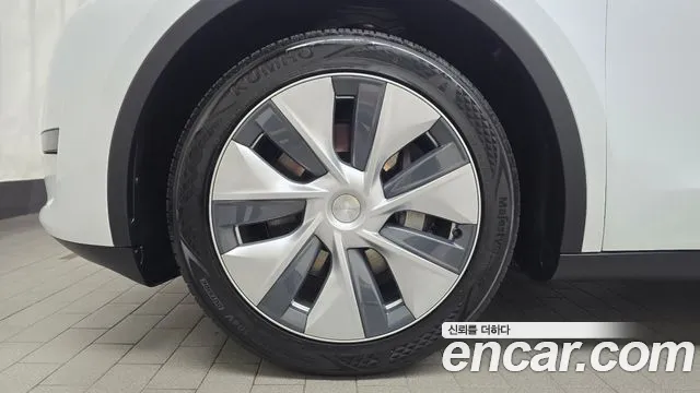 Tesla Model Y — фото 4