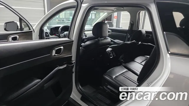 Kia Sorento — фото 11