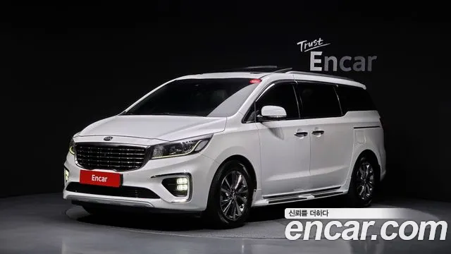 Kia Carnival — фото 1