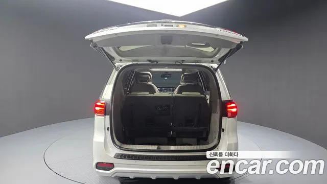 Kia Carnival — фото 20