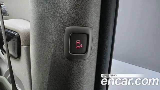 Kia Carnival — фото 36