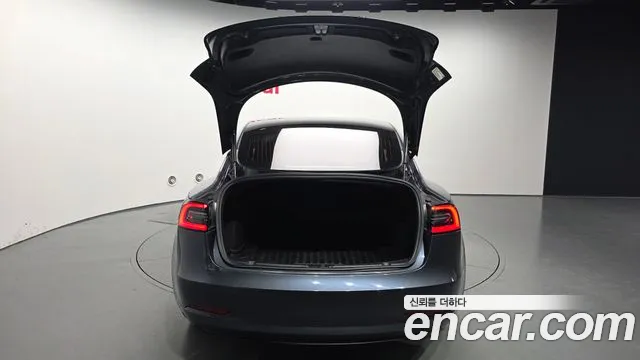 Tesla Model 3 — фото 20