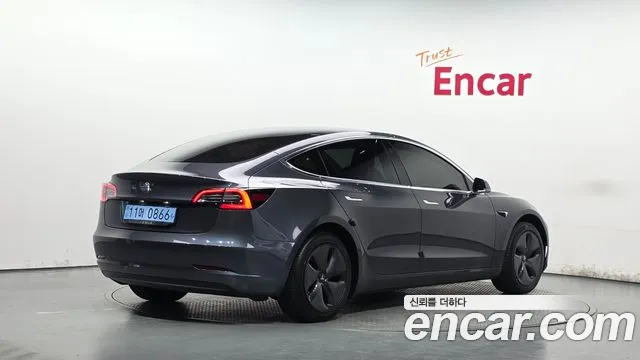 Tesla Model 3 — фото 2