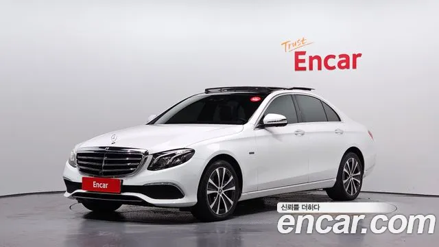 Mercedes-Benz E-Class — фото 1