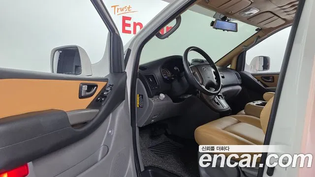 Hyundai Starex — фото 10
