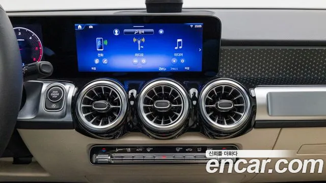 Mercedes-Benz GLB-Class — фото 16