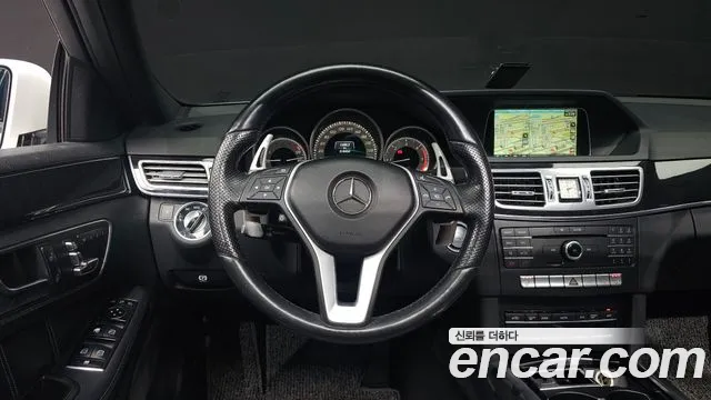 Mercedes-Benz E-Class — фото 12