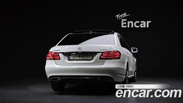Mercedes-Benz E-Class — фото 4