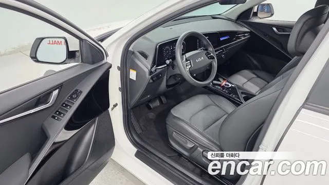 Kia Niro — фото 15