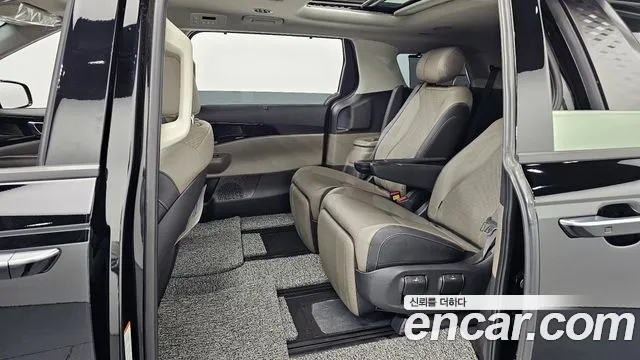Kia Carnival — фото 12