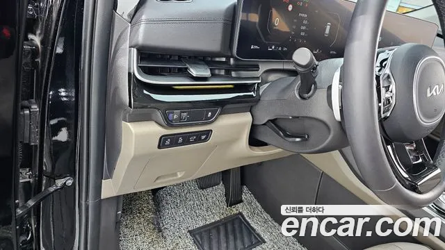 Kia Carnival — фото 27