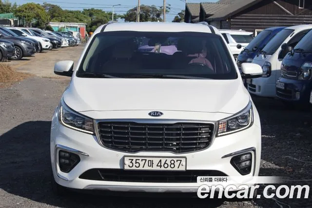 Kia Carnival — фото 1