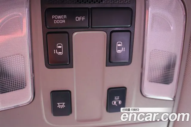 Kia Carnival — фото 15