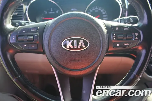 Kia Carnival — фото 20