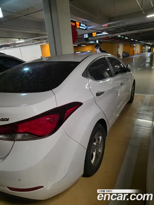 Hyundai Avante — фото 3
