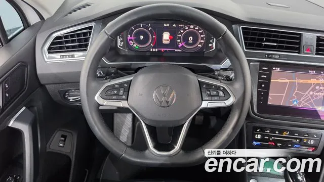 Volkswagen Tiguan — фото 15