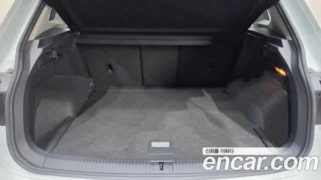 Volkswagen Tiguan — фото 20