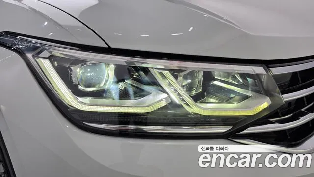 Volkswagen Tiguan — фото 22