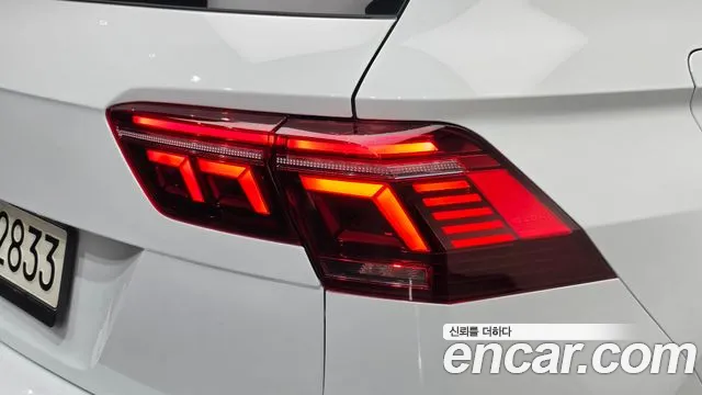 Volkswagen Tiguan — фото 23