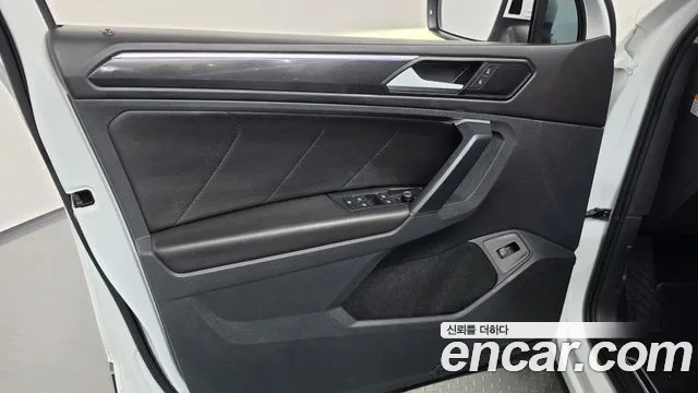 Volkswagen Tiguan — фото 24