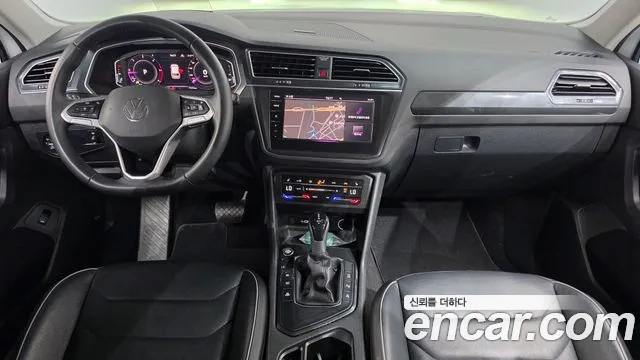 Volkswagen Tiguan — фото 7