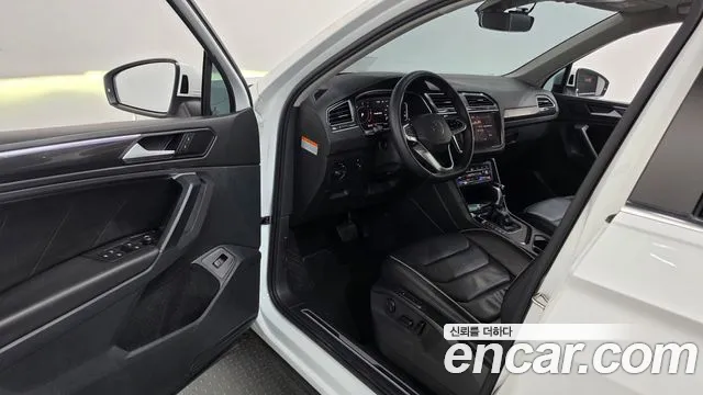 Volkswagen Tiguan — фото 10
