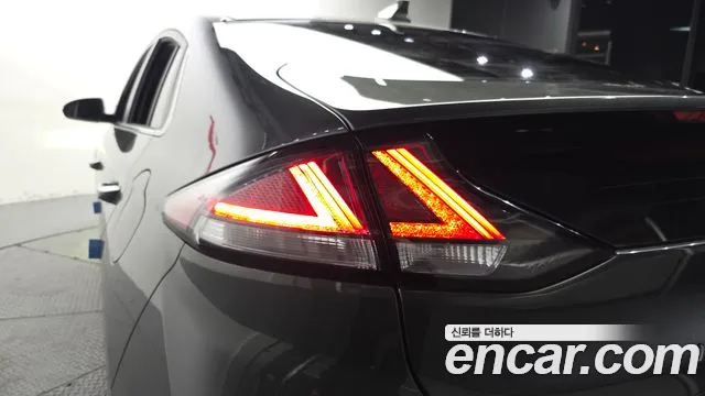 Hyundai Ioniq 5 — фото 23