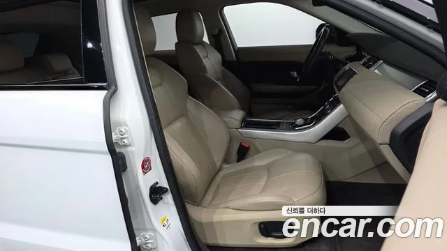 Land Rover Range Rover Evoque — фото 11
