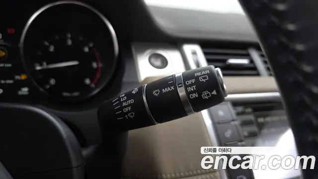 Land Rover Range Rover Evoque — фото 18