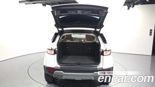 Land Rover Range Rover Evoque — фото 20