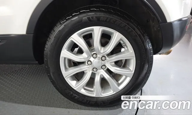 Land Rover Range Rover Evoque — фото 21