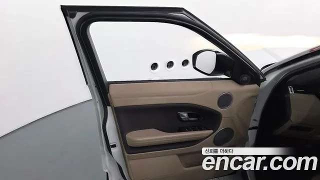 Land Rover Range Rover Evoque — фото 24