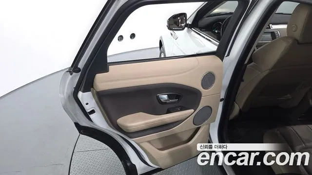 Land Rover Range Rover Evoque — фото 25