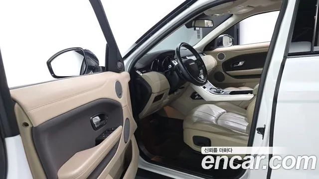 Land Rover Range Rover Evoque — фото 10