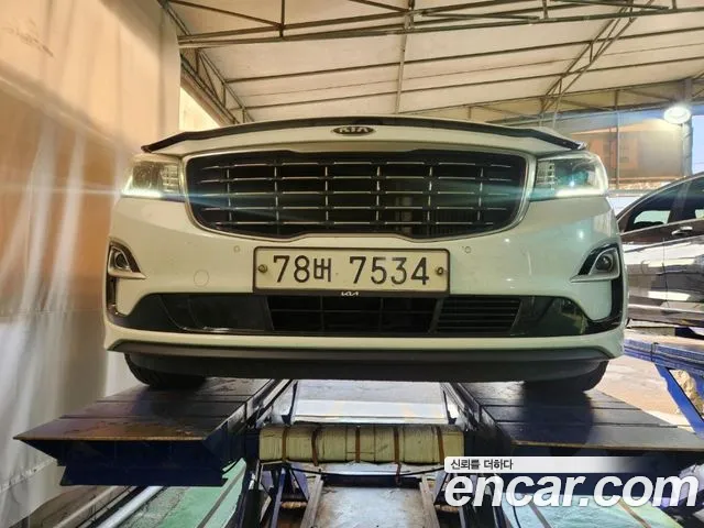 Kia Carnival — фото 1