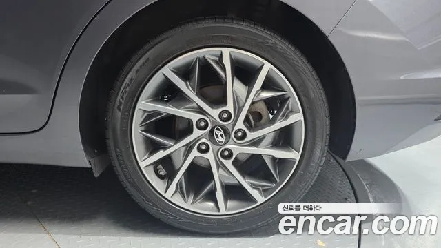 Hyundai Avante — фото 21