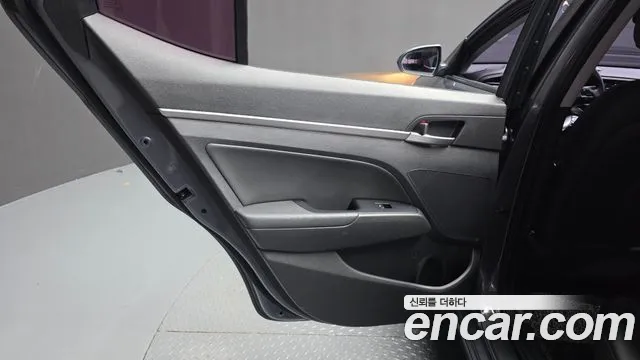 Hyundai Avante — фото 25