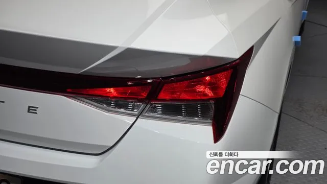 Hyundai Avante — фото 23
