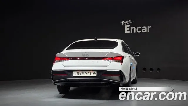 Hyundai Avante — фото 4